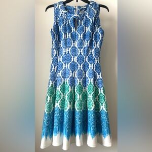 Danny & Nicole Sleeveless Blue/White Abstract Dress Pleated Size 4